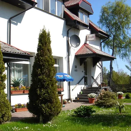 Kaszebe Homestay *